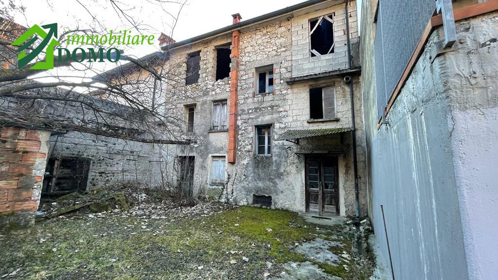 Villa a schiera in Via Priarossa 8, Cogollo del Cengio