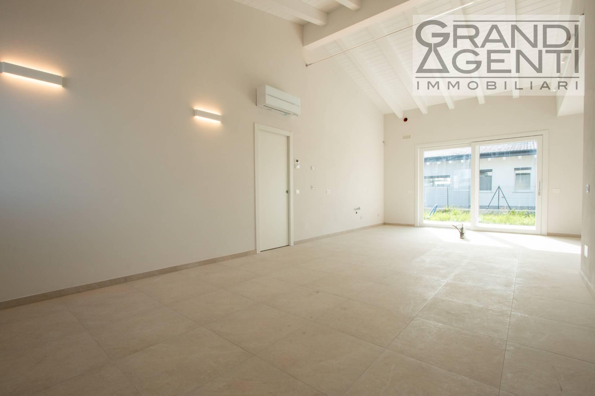 Villa a schiera in Don G. Minzoni, Roverbella
