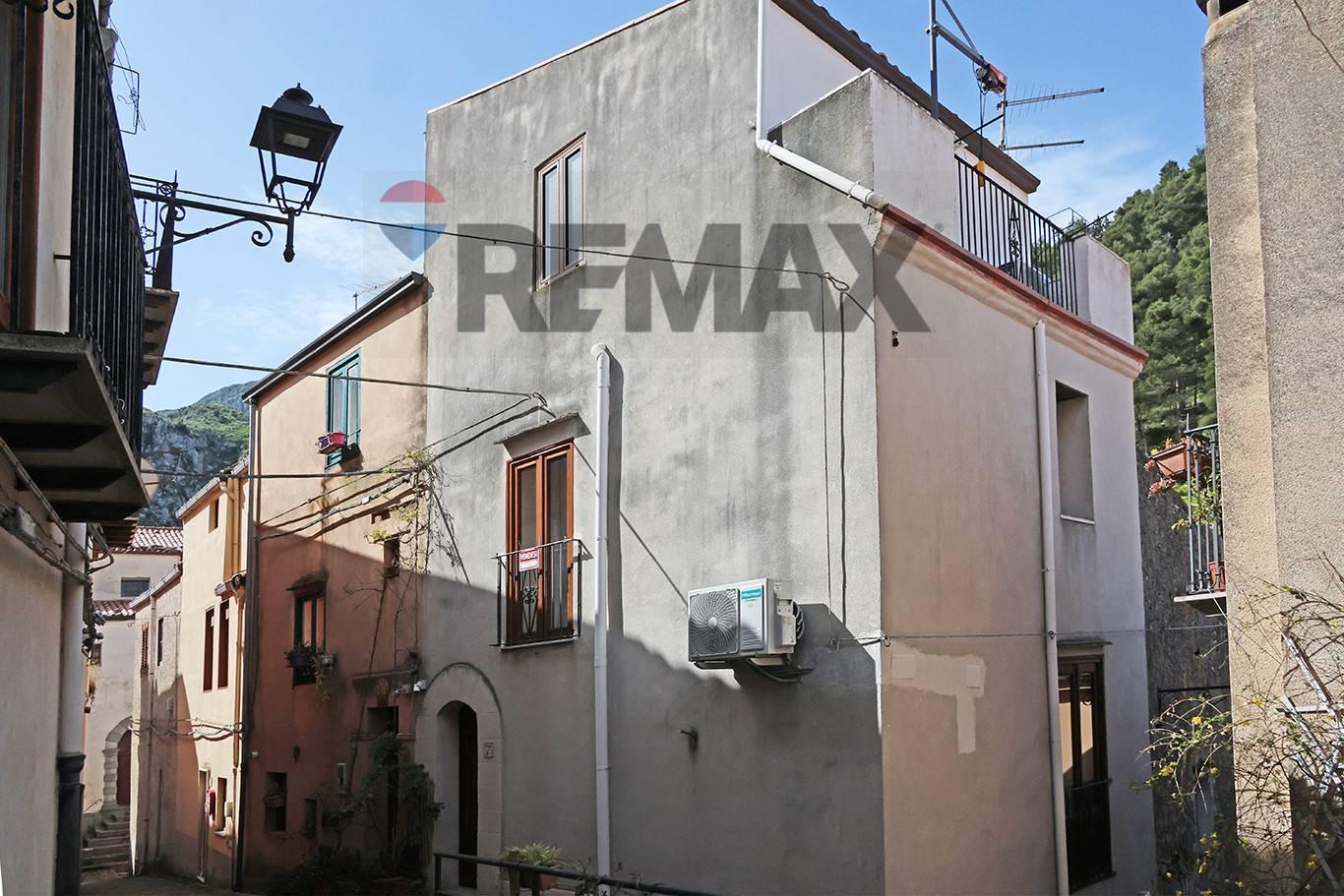 Casa indipendente in Via Ruggeri 7, Gratteri