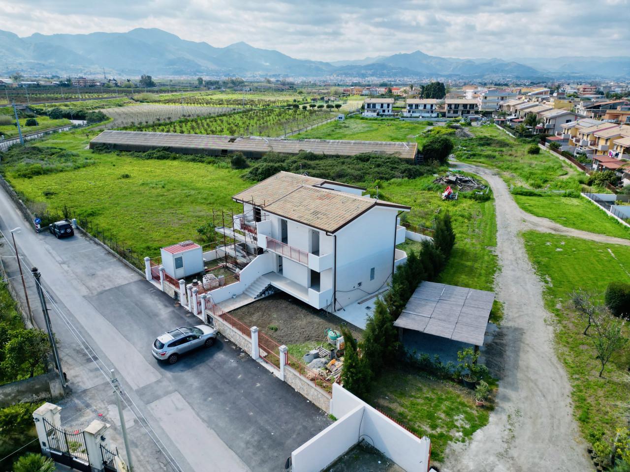 Villa bifamiliare in Via Garrisi Snc, Milazzo