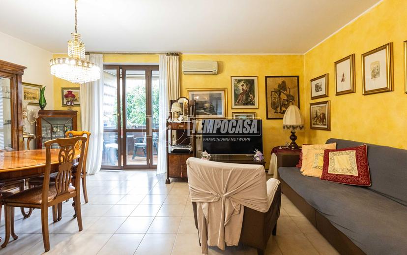 Quadrilocale in Via Monte Rosa 23, Giussano — foto 2 di 5