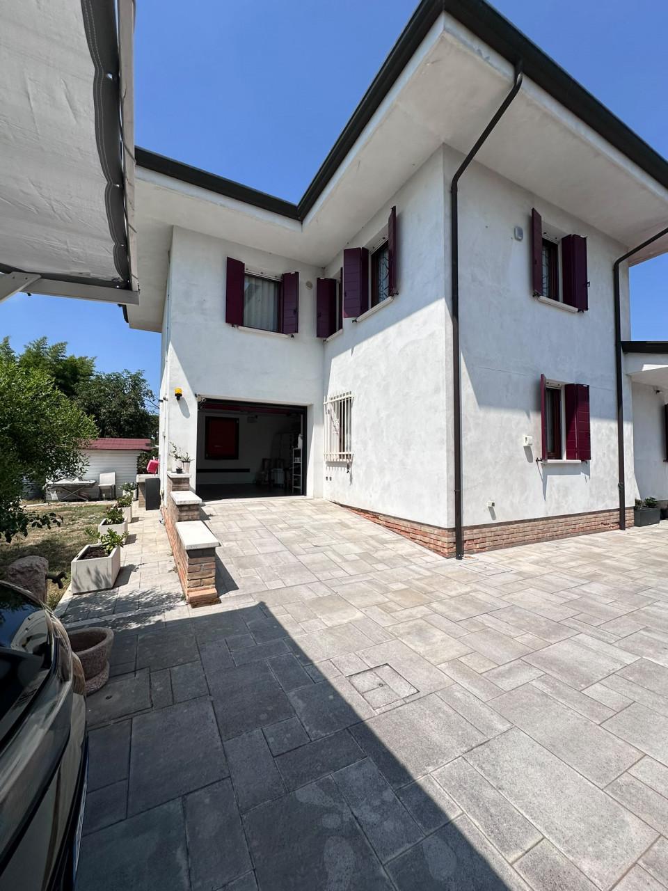 Casa indipendente in Via Firenze, Salzano