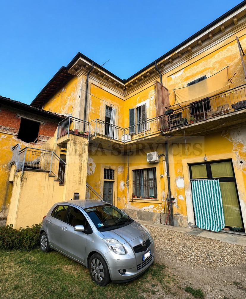 Trilocale in Via Aurelio Saffi N° 29, Sannazzaro de' Burgondi — foto 3 di 5