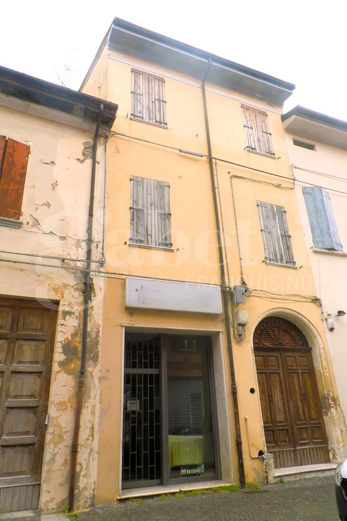 Casa indipendente in Corso Guercino 27, Cento — foto 2 di 5