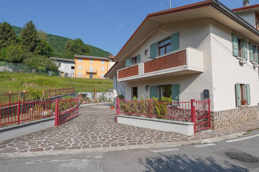 Villa a schiera in Leopardi 20, Sant'Omobono Terme — foto 3 di 5