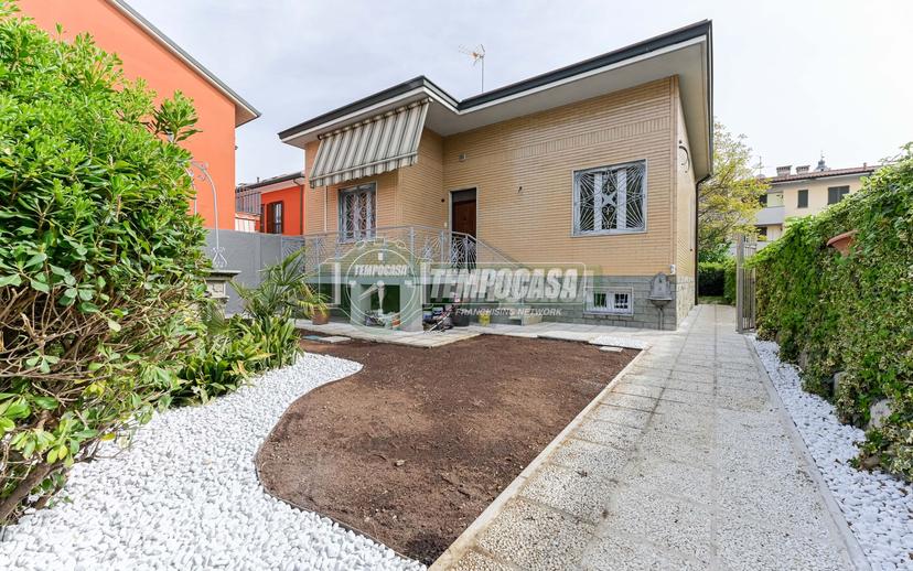 Villa in Via Alessandro Volta 6, Vignate — foto 2 di 5