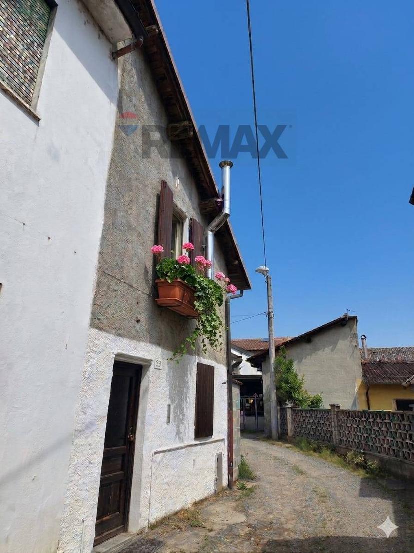 Casa indipendente in Via Giuseppe Garibaldi 9, Gravellona Lomellina — foto 2 di 5
