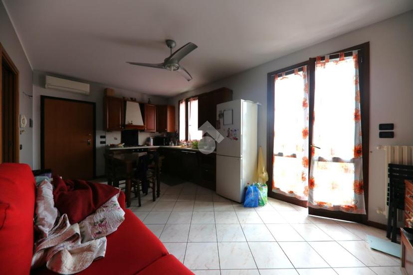 Trilocale in Via Unione Europea 22, Marmirolo — foto 3 di 5