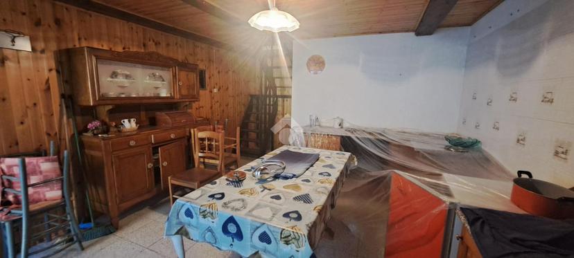 Rustico in Frazione Voueces, Ollomont