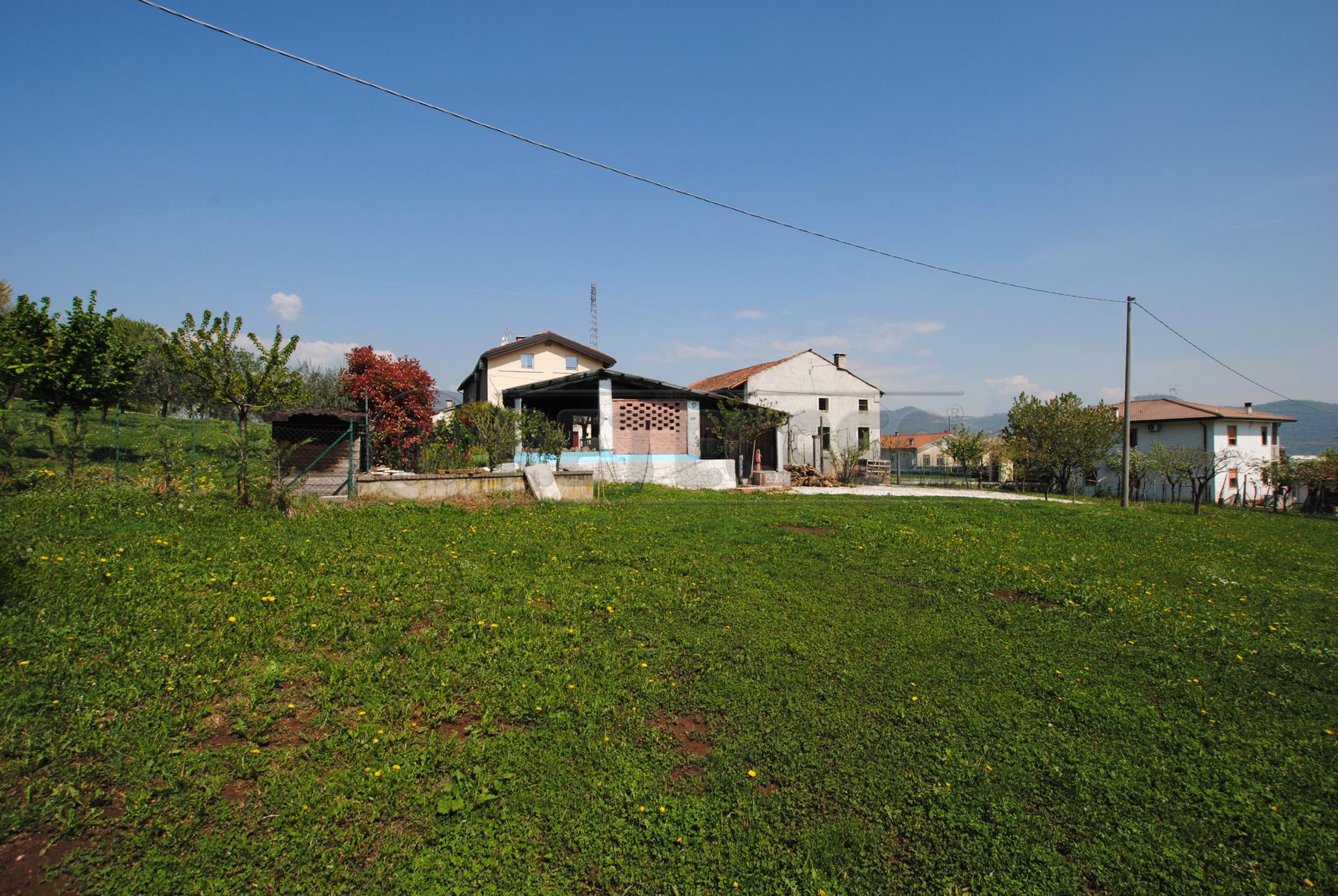 Villa in Piazza Roma 36, Brogliano