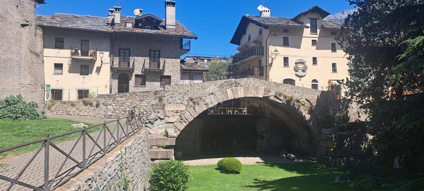 Casa indipendente in Via Ponte Romano 13, Aosta — foto 2 di 5