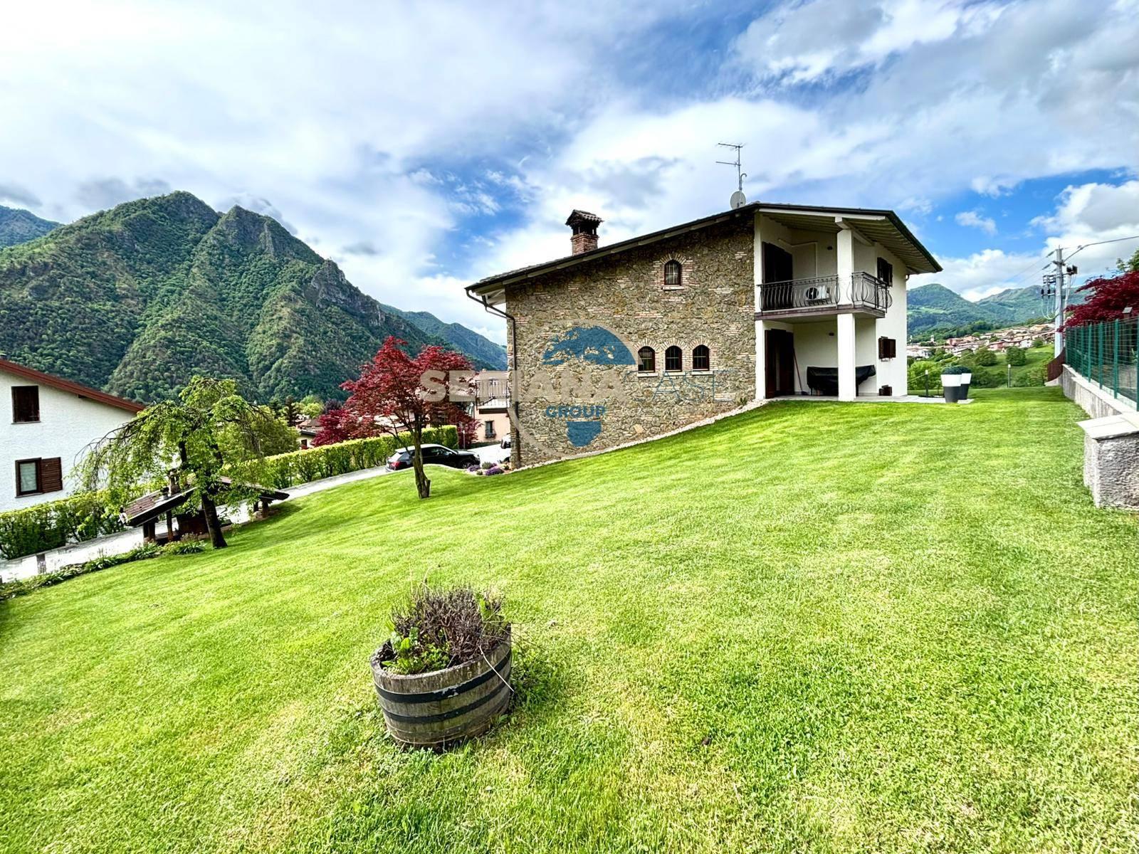 Villa in Via Giuseppe Verdi, Parre