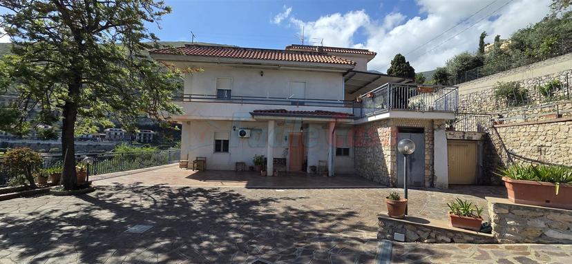 Villa in Via Santa Maria La Noce, Formia — foto 2 di 5