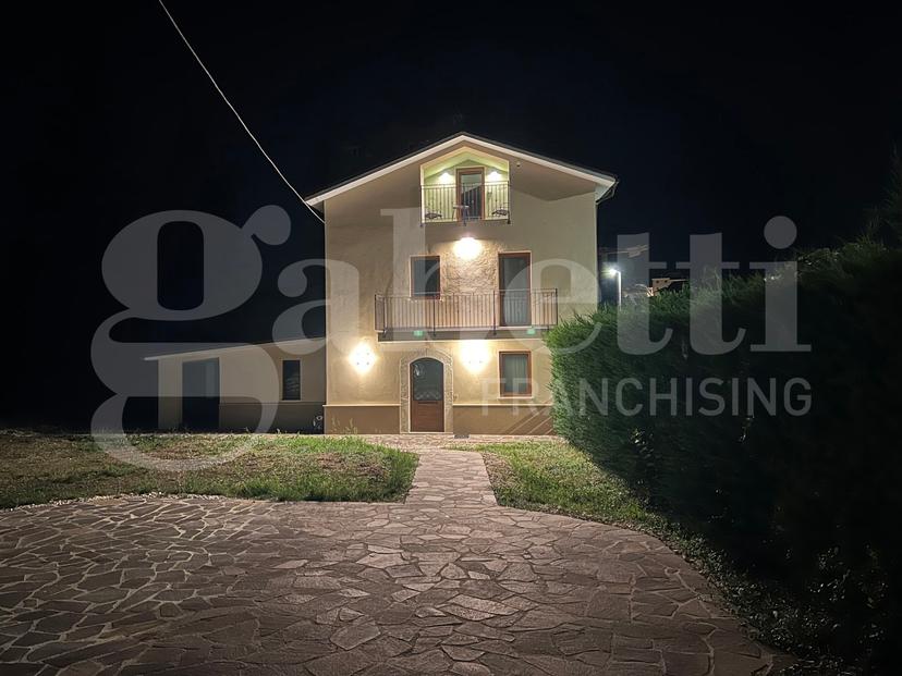 Villa in Via delle Cese Snc, Rocca di Mezzo — foto 2 di 5