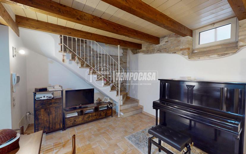 Trilocale in Via Pergola 6, Fermo