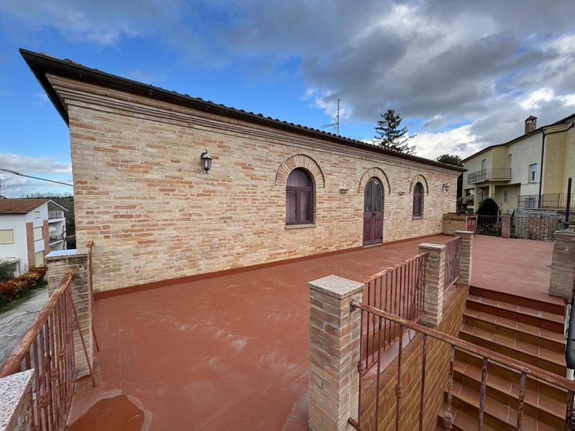 Casa indipendente in Piazza Mario Cifola Snc, Montottone — foto 3 di 5