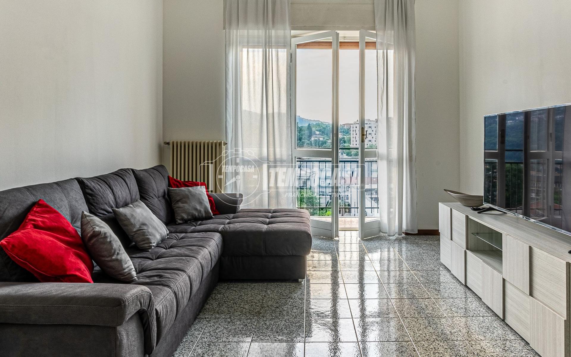 Bilocale in Via Tommaso Perti 60, Lipomo