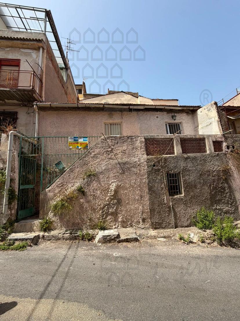 Villa in Via Comunale Santo Vico 1, Messina