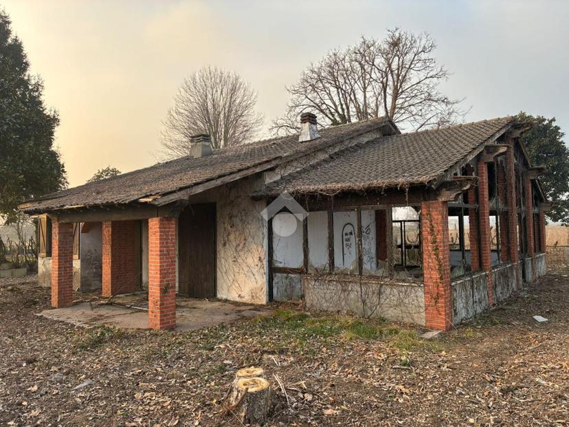 Villa in Via per Abbiategrasso 127, Corbetta