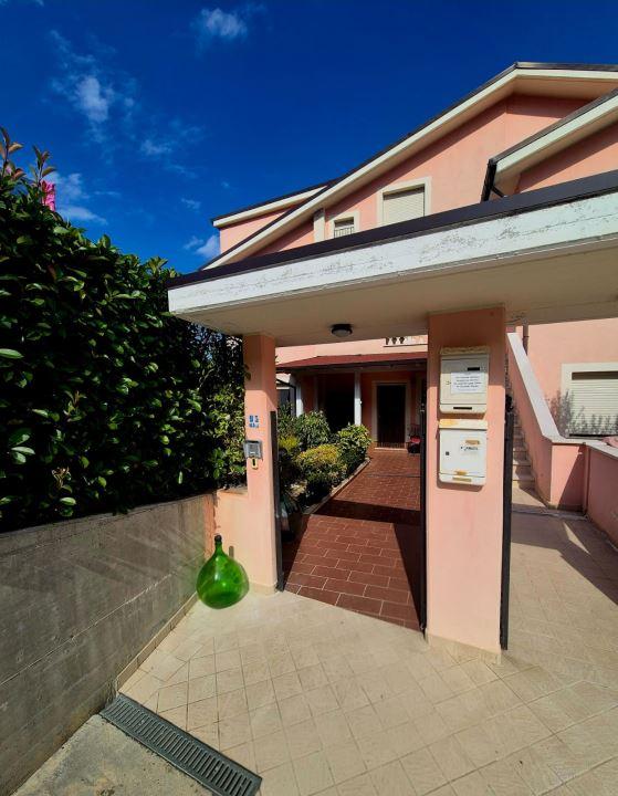 Villa a schiera in Via Santa Chiara 93, Bucchianico