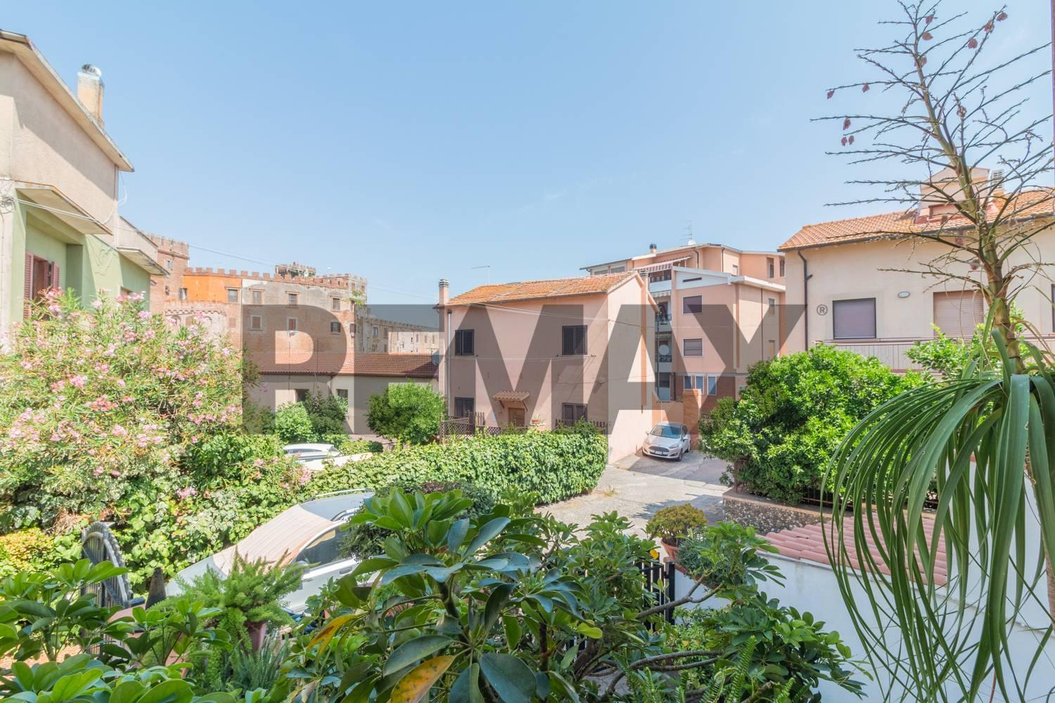 Villa a schiera in Via Gravisca 14, Montalto di Castro