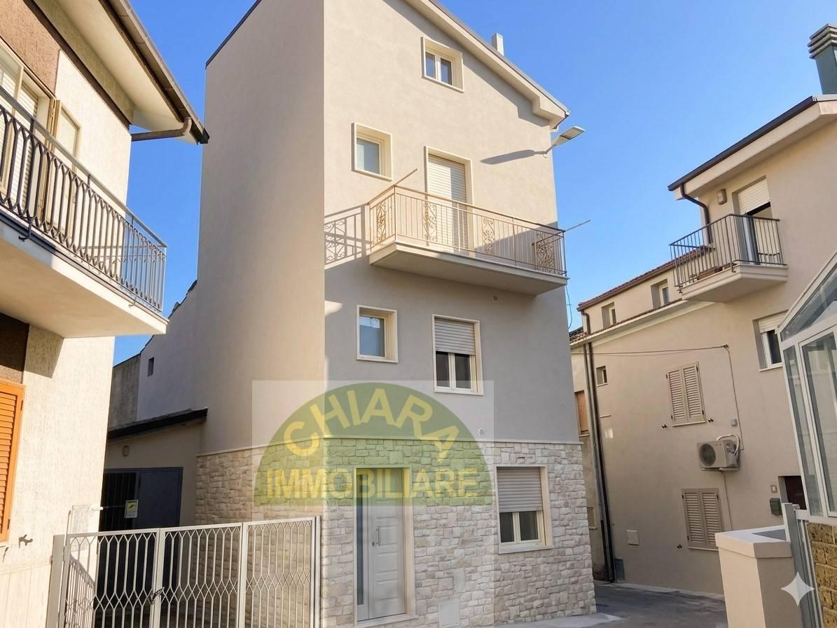 Casa indipendente in Via Sabauda, Cupello