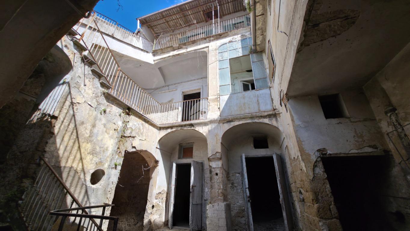 Casa indipendente in Vico III Atellana 1, Frattamaggiore