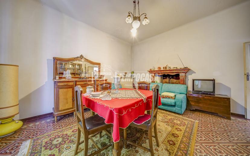 Villa in Via Giuseppe Garibaldi 14, Azzate — foto 3 di 5