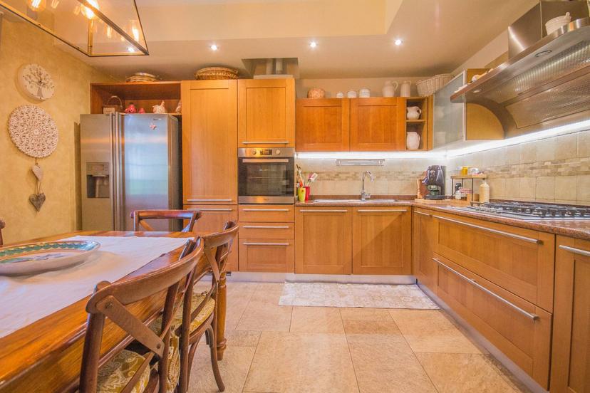 Casa indipendente in Via Cesari 36, Castel d'Azzano — foto 3 di 5