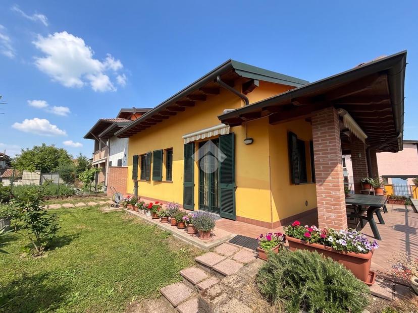 Villa in Via Milano 6, Grezzago