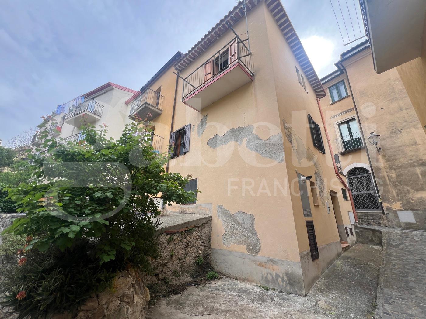 Casa indipendente in Via Porta di Mare  2, Fiumefreddo Bruzio