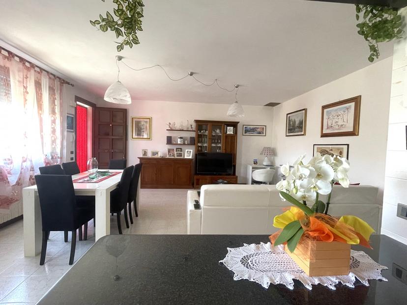 Trilocale in Via Villa del Bosco, Pontelongo — foto 3 di 5