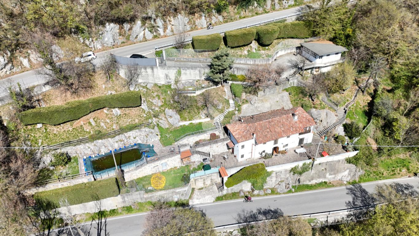 Villa in Via Carobais 2, Almenno San Bartolomeo