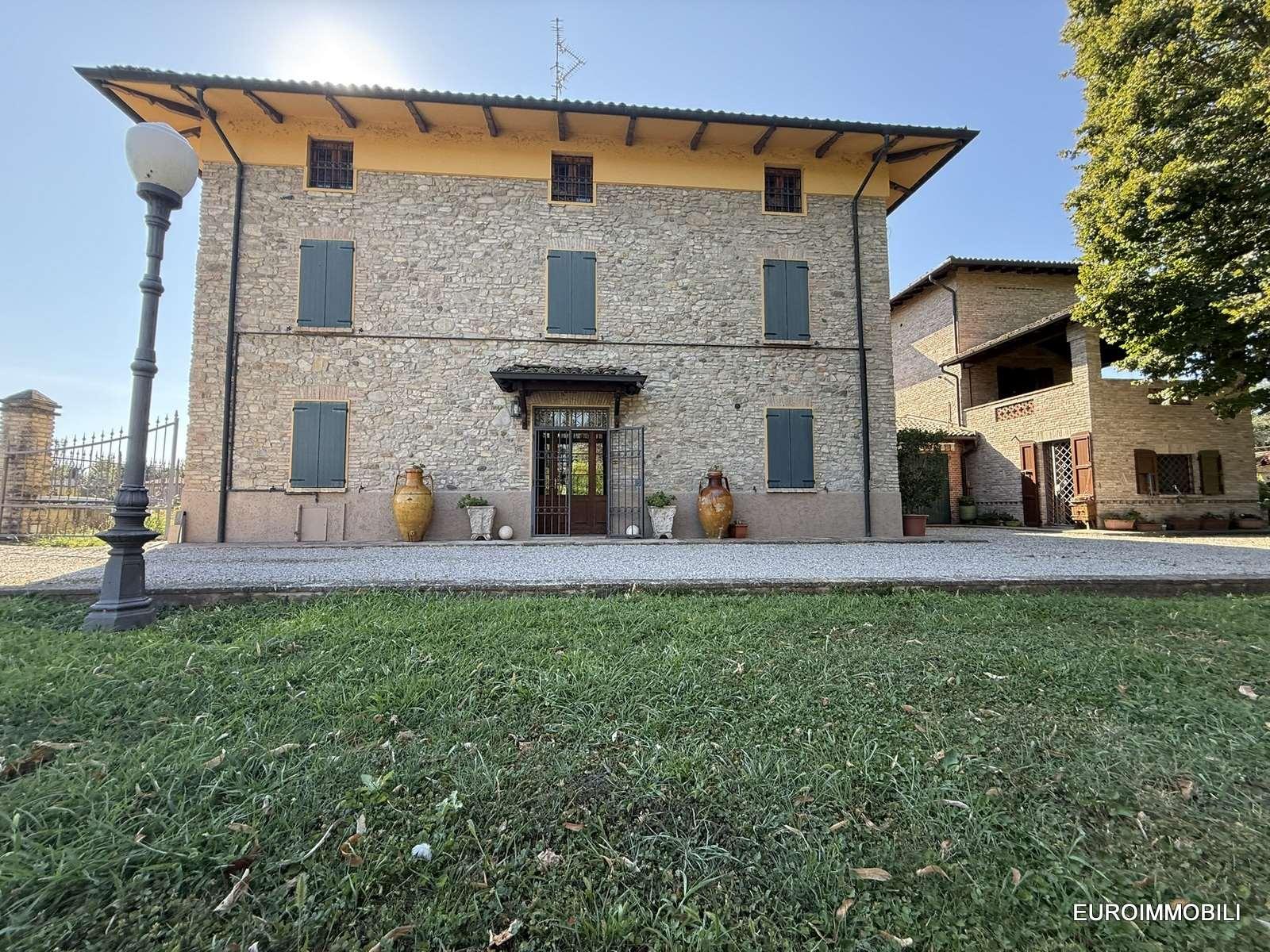 Villa unifamiliare in Via Argini Sud, Montechiarugolo