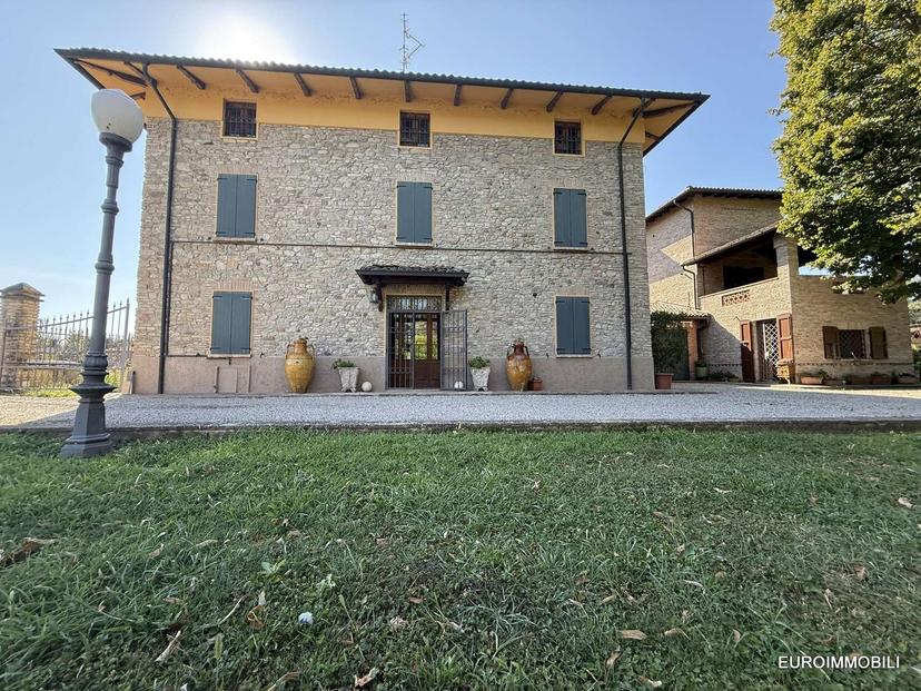 Villa unifamiliare in Via Argini Sud, Montechiarugolo