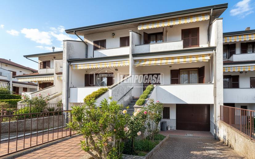 Villa a schiera in Via Madre Cabrini 12, Paullo