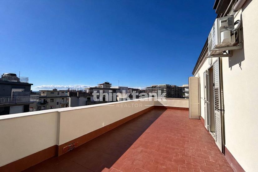 Attico in Via Menza, Catania — foto 3 di 5