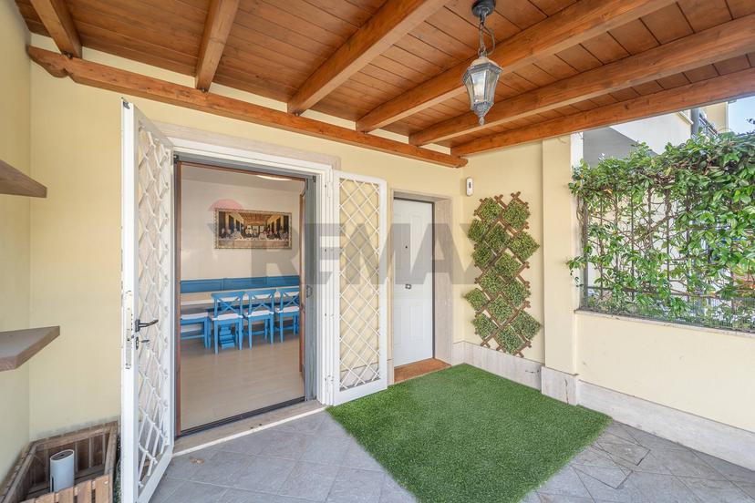 Villa in Via Svetonio 25, Guidonia Montecelio — foto 4 di 5