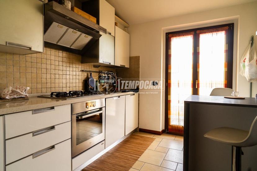 Quadrilocale in Via Bini, Fenile, Fano