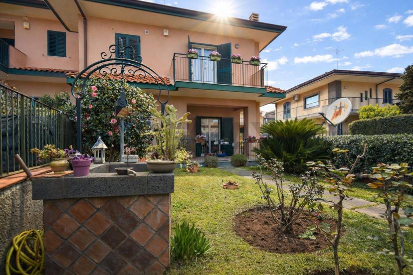 Villa in Via Luigi Capuana 10, Aci Sant'Antonio — foto 3 di 5