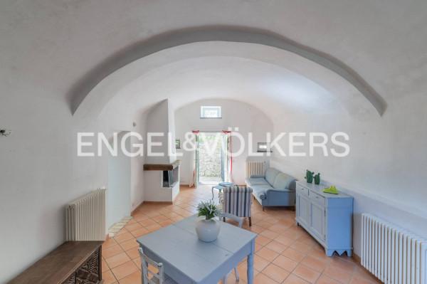 Villa in Strada di Isasco, Finale Ligure