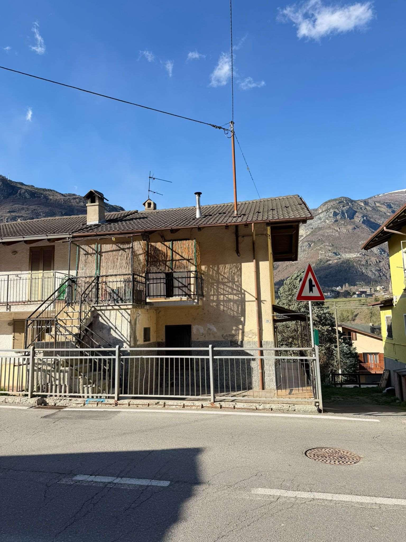 Bilocale in Frazione Torin 21, Pontey