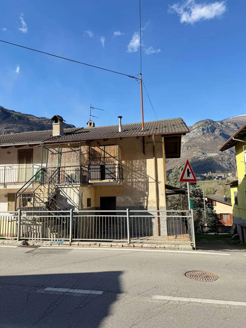 Bilocale in Frazione Torin 21, Pontey