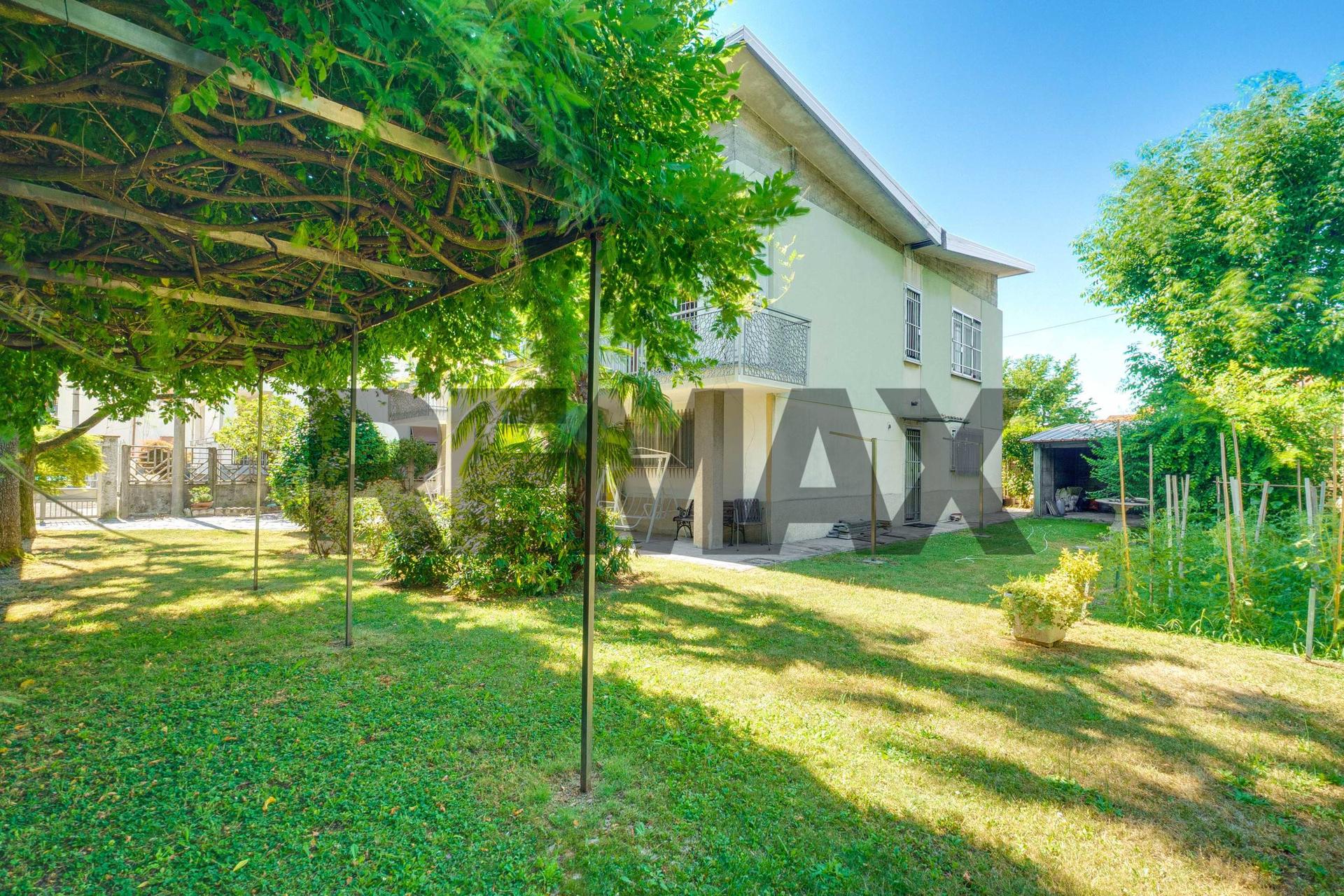 Villa in Via Cairate 16 Bis, Busto Arsizio