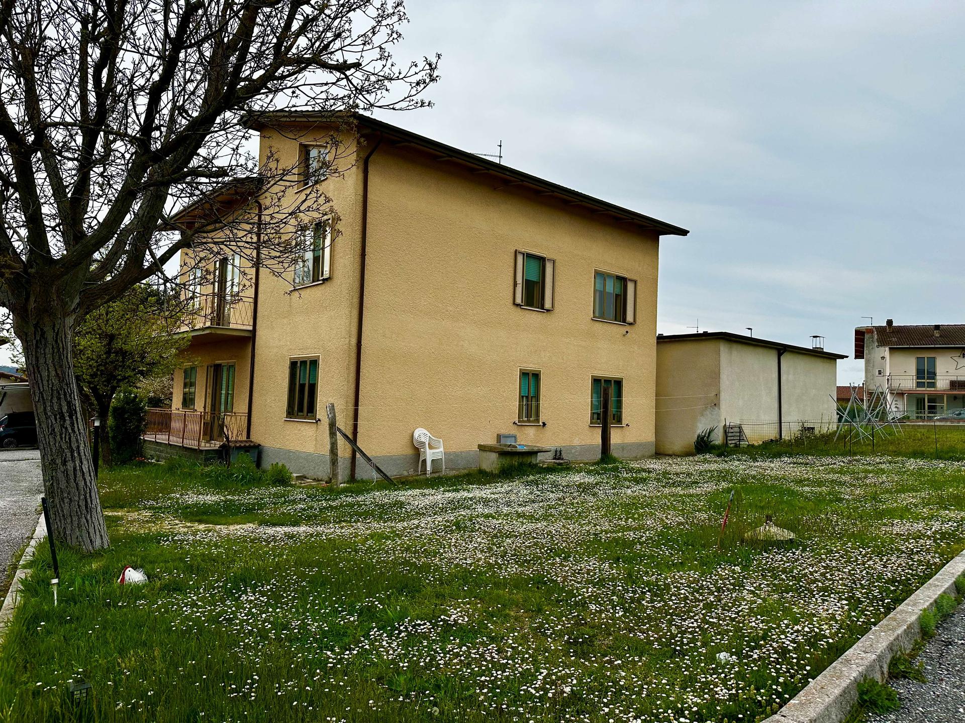 Casa indipendente in Nucleo Palazzo Ceccoli, Gualdo Tadino