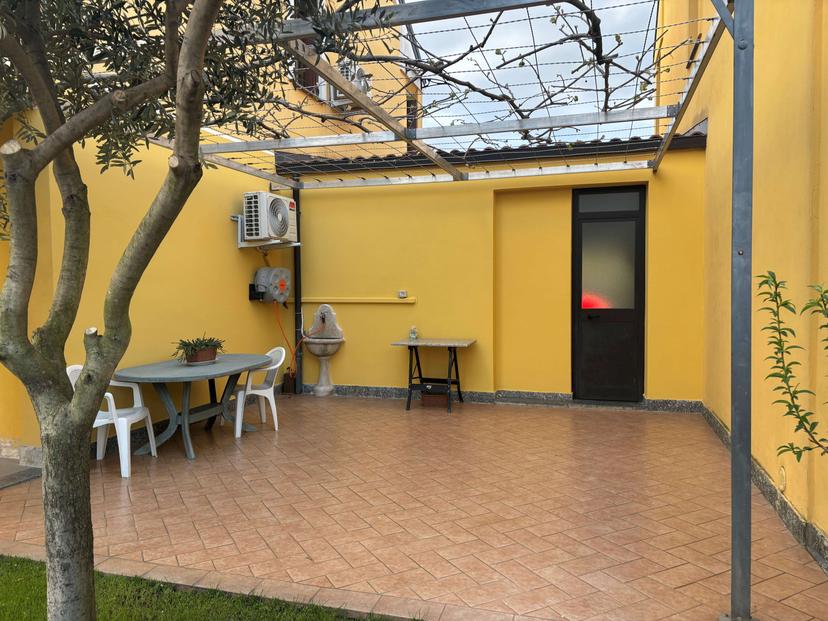 Villa a schiera in Via Alzate 12, Oleggio — foto 2 di 5