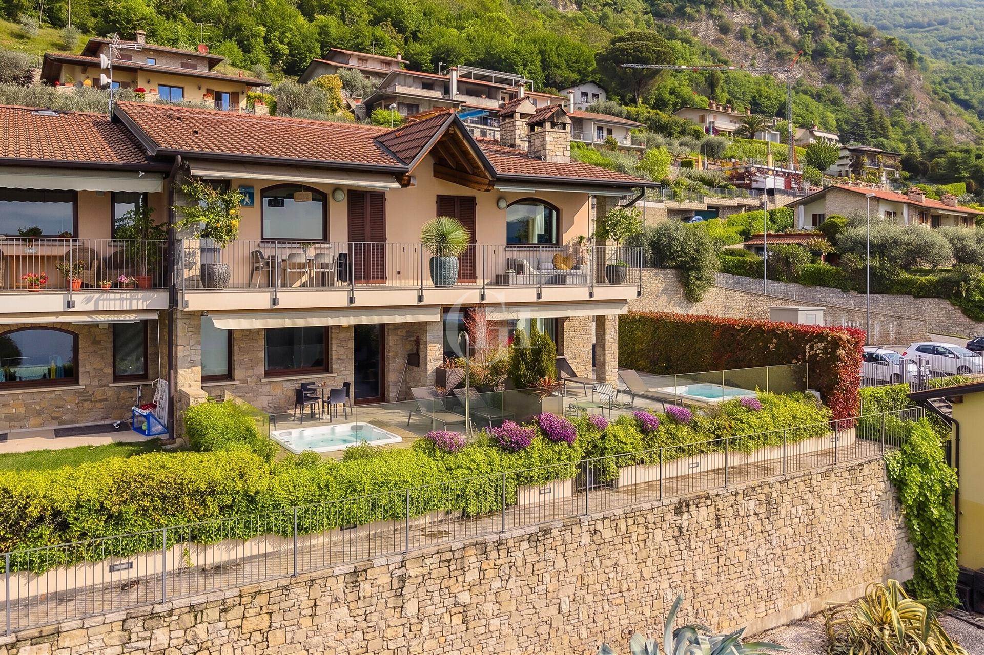 Bilocale, Sarnico