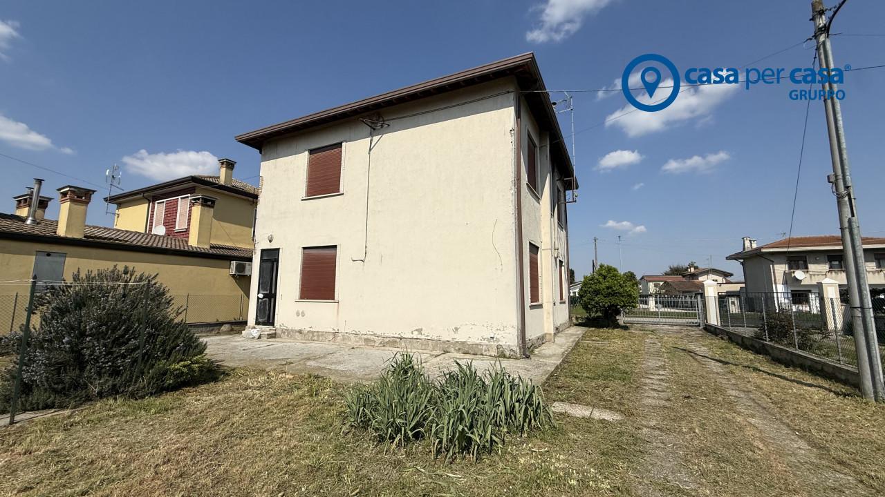 Casa indipendente in Via Antonio Gramsci, 3, Gavello