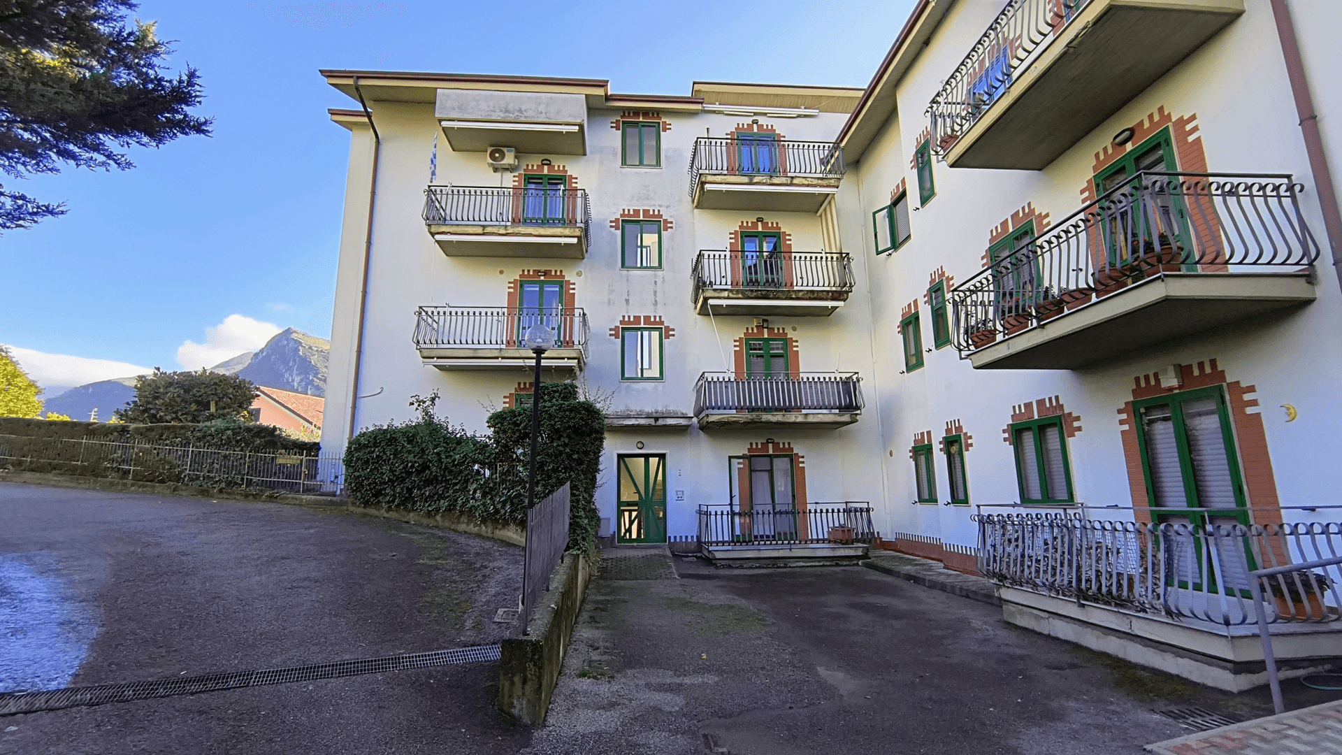 Quadrilocale in Via Salvatore Allende, Giffoni Valle Piana