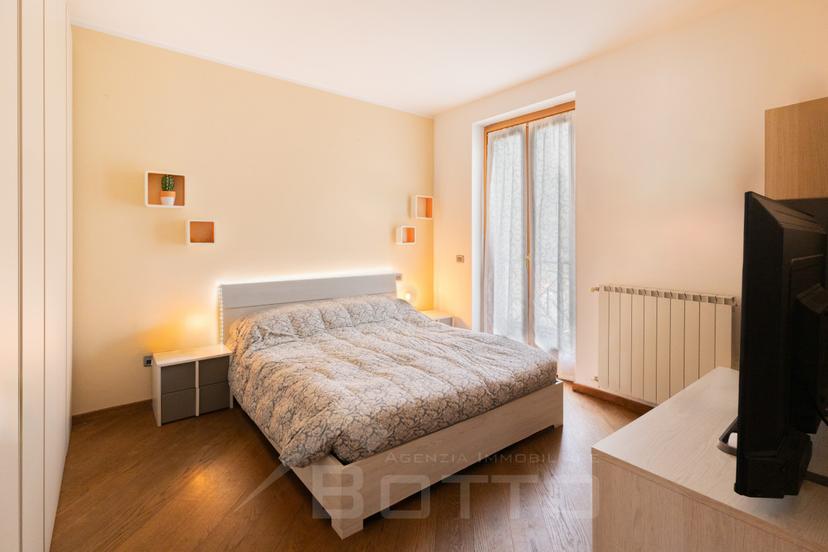Villa in Via Gabbio N. 11, Casale Corte Cerro — foto 2 di 5